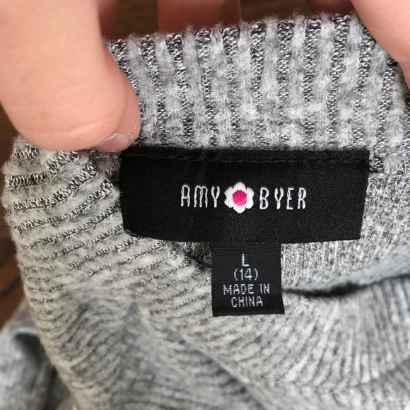 Lace shoulder grey sweater - Picture 3 of 3